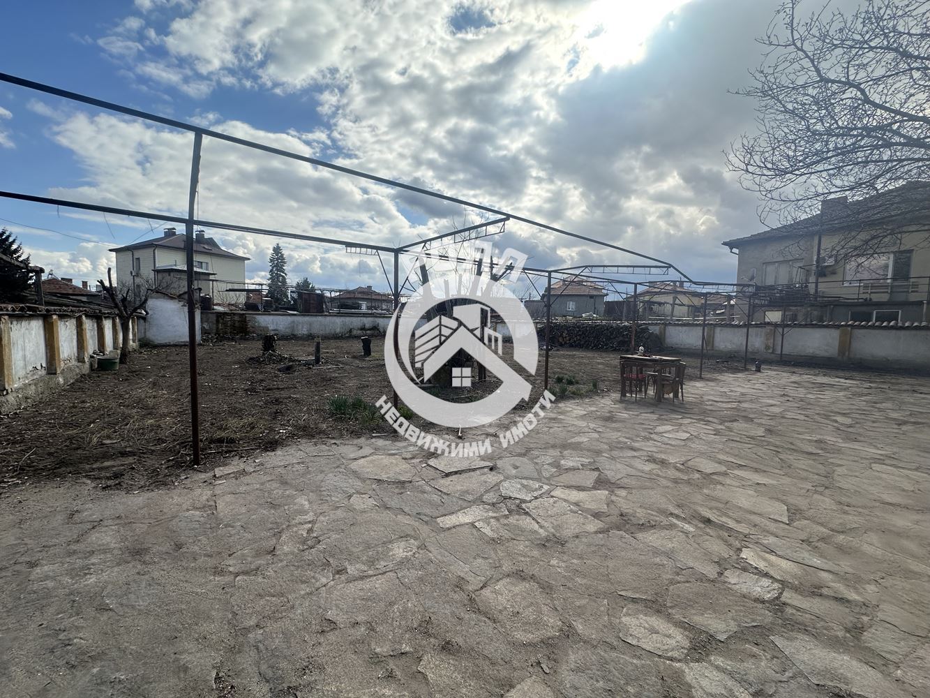 Роял Имоти продава Ексклузивно двуетажна къща с двор в гр.Стамболийски - 0