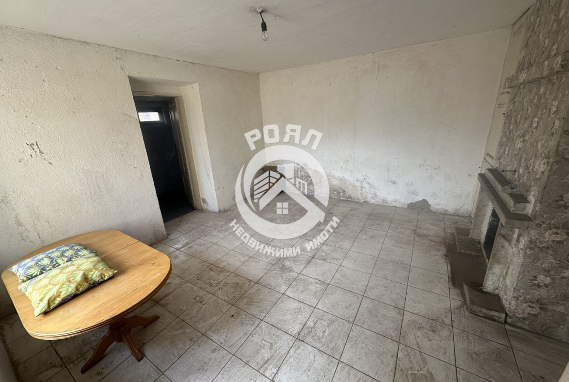 Роял Имоти продава Ексклузивно двуетажна къща с двор в гр.Стамболийски - 0