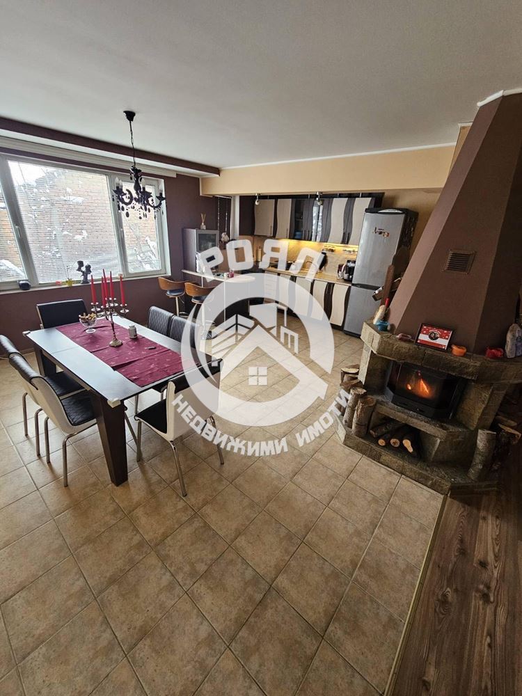 Роял Имоти продава Ексклузивно самостоятелна, обзаведена къща с двор в село Брестник, Пловдив - 0