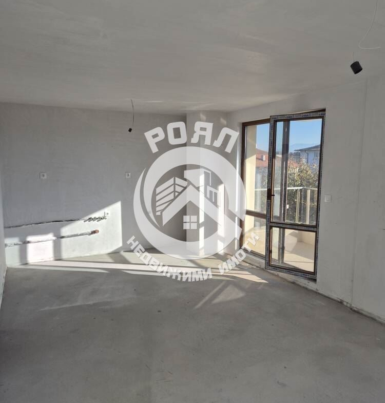 Роял Имоти продава двустаен апартамент в кв.Прослав - 0