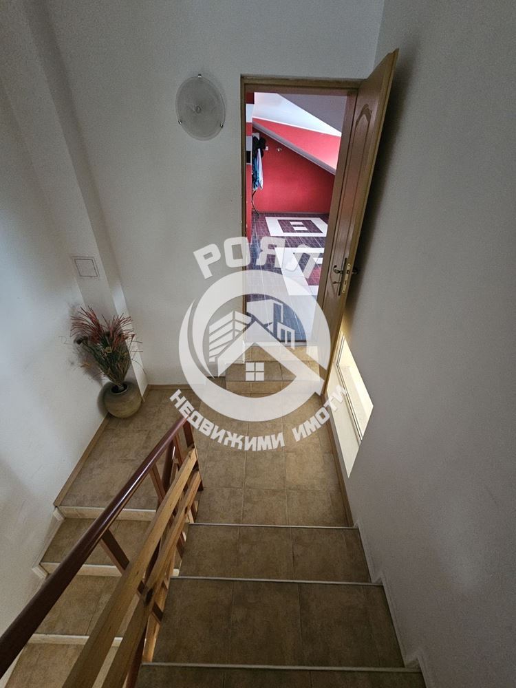 Роял Имоти продава Ексклузивно самостоятелна, обзаведена къща с двор в село Брестник, Пловдив - 0