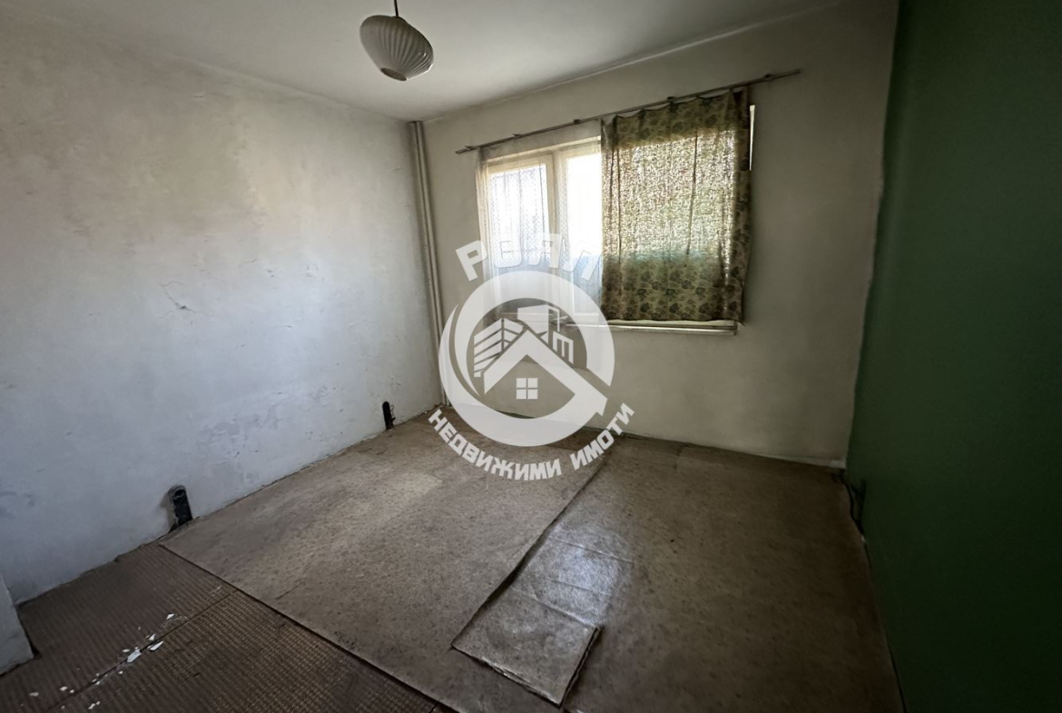 Роял Имоти продава Ексклузивно четиристаен апартамент на ул.Зенит в кв.Изгрев - 0