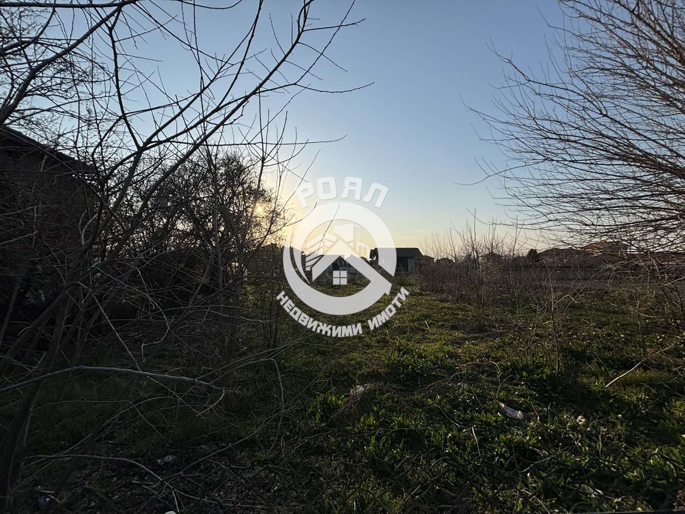 Роял Имоти предлага за продажба парцел в с. Бенковски - 0