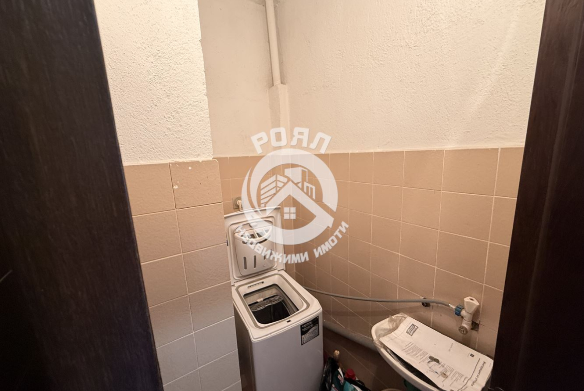 Роял имоти продава Ексклузивно тристаен апартамент в гр. Садово - 0