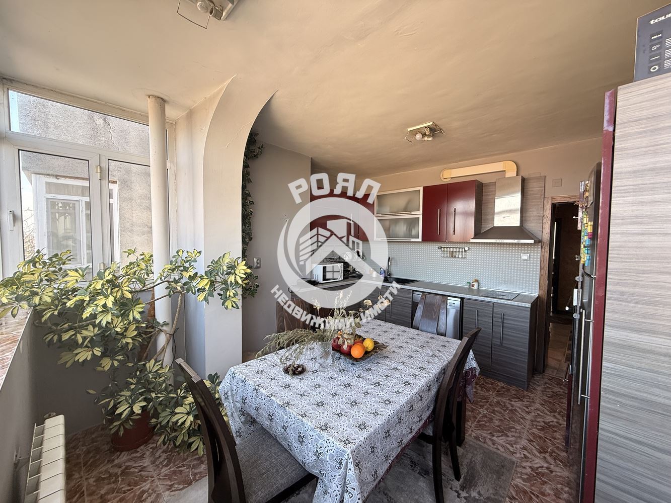 Роял имоти продава Ексклузивно тристаен апартамент в гр. Садово - 0