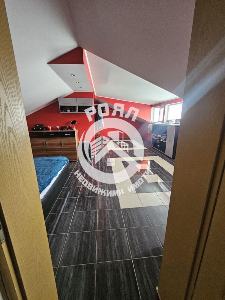 Роял Имоти продава Ексклузивно самостоятелна, обзаведена къща с двор в село Брестник, Пловдив - 0