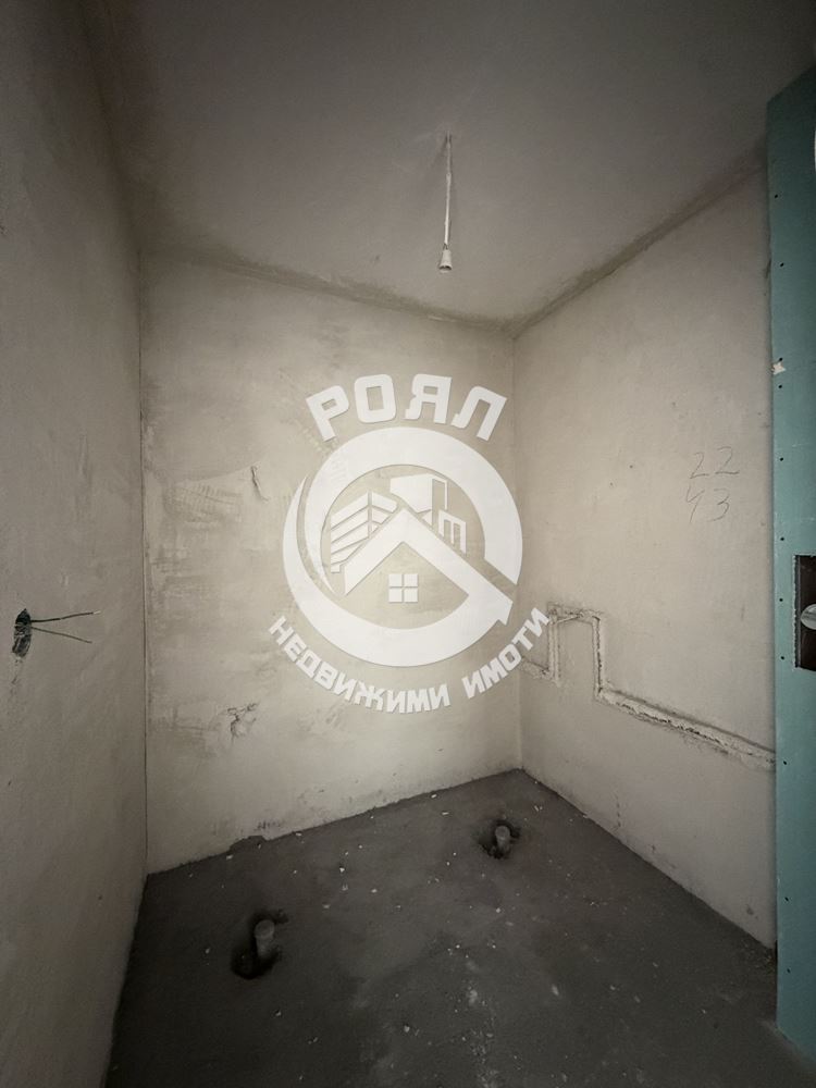 Роял имоти продава двустаен апартамент, Остромила, Пловдив - 0