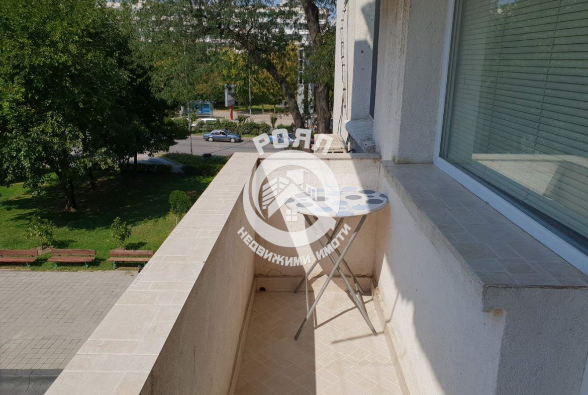 Роял имоти отдава под наем тристаен апартамент, Кършияка, Пловдив - 0