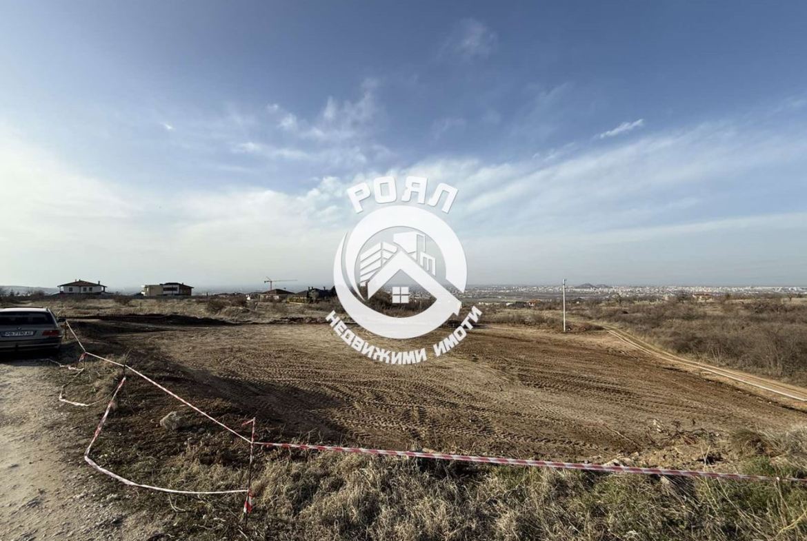 Роял имоти продава 4 парцела - УПИ в с.Марково - 0