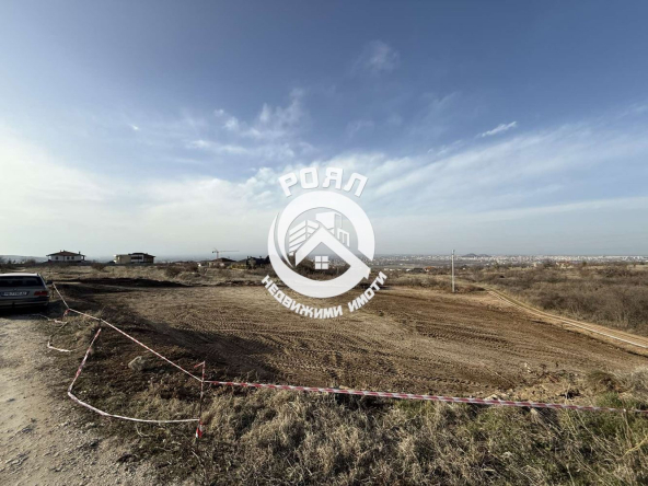 Роял имоти продава 4 парцела - УПИ в с.Марково - 0