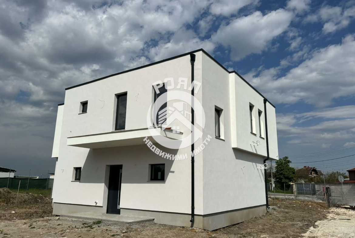 Роял Имоти продава две къщи пред Акт 16 в село Бенковски ,Пловдив - 0