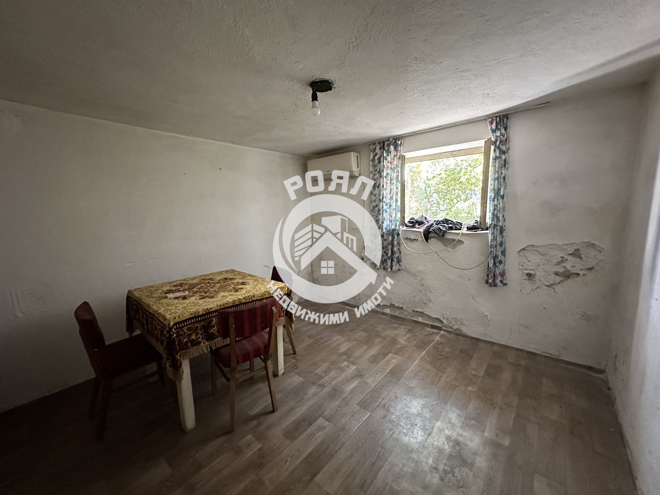 Роял Имоти продава Ексклузивно триетажна къща в гр.Стамболийски - 0