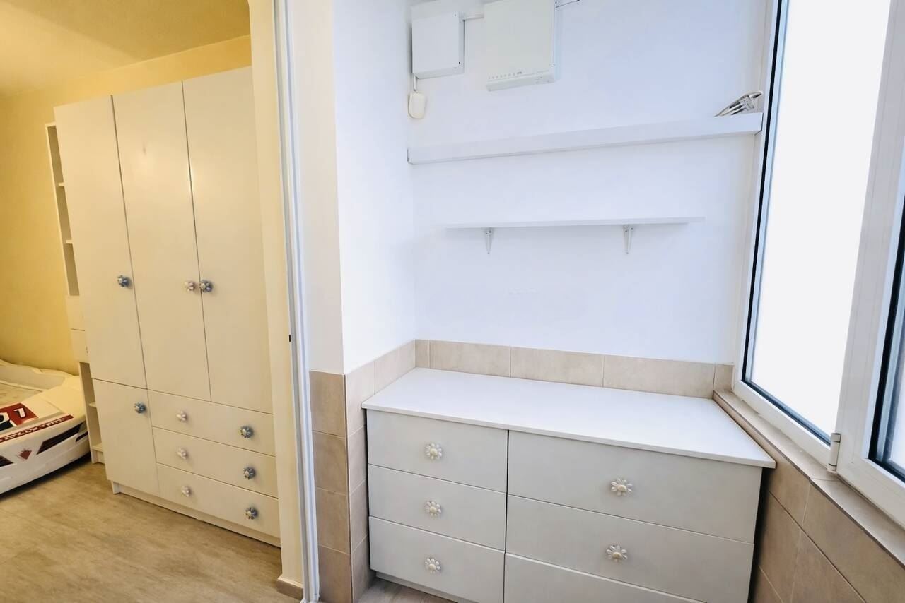 Роял имоти продава тристаен, обзаведен апартамент в Асеновград - 0