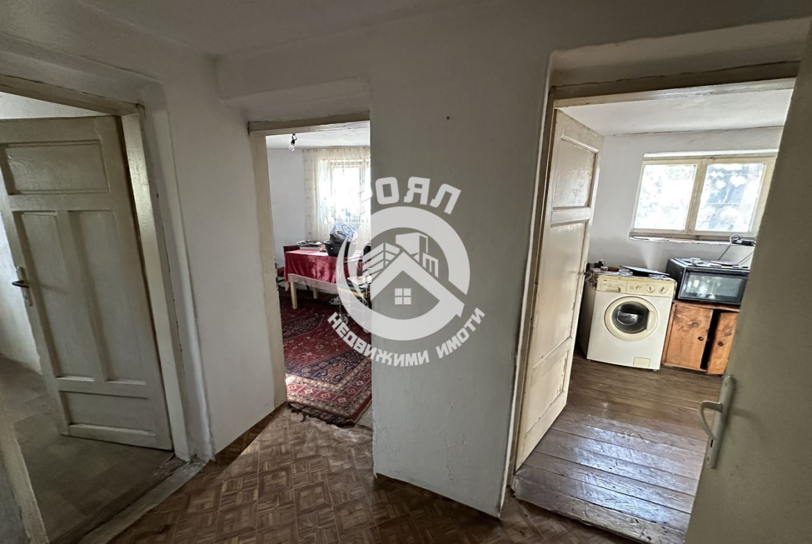 Роял Имоти продава Ексклузивно триетажна къща в гр.Стамболийски - 0