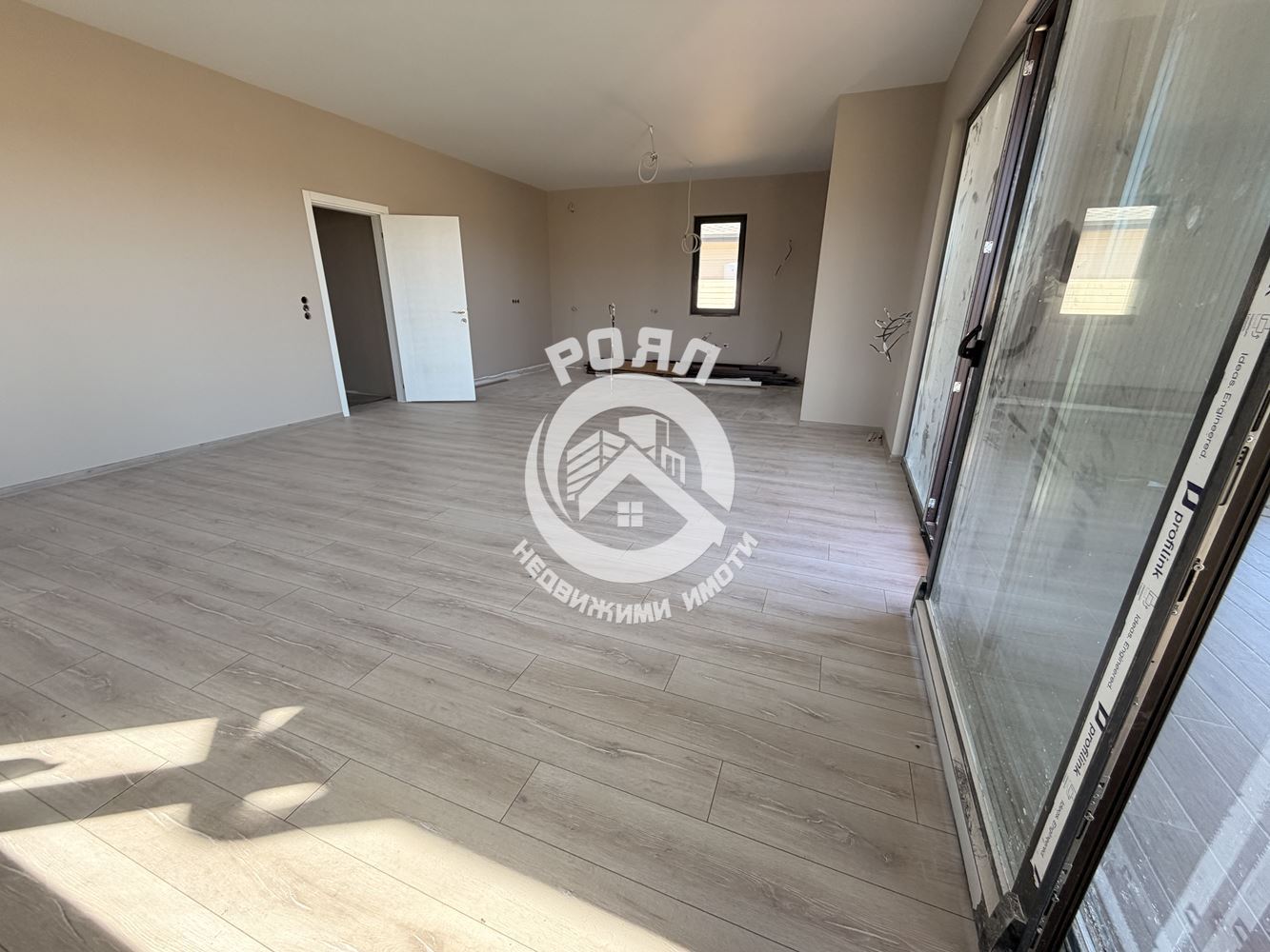 Роял имоти продава едноетажна, самостоятелна къща, село Оризари, Пловдив - 0