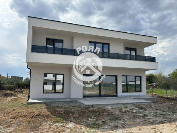 Роял Имоти продава две къщи пред Акт 16 в село Бенковски ,Пловдив - 0