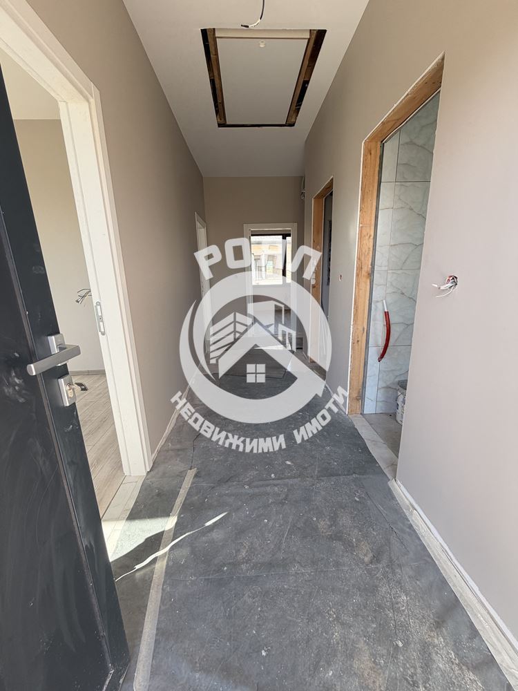 Роял имоти продава едноетажна, самостоятелна къща, село Оризари, Пловдив - 0