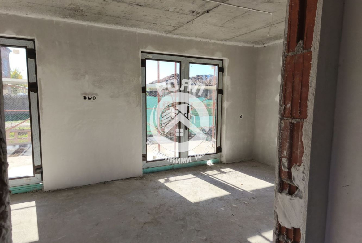 Роял Имоти продава къща в с.Строево, обл. Пловдив - 0