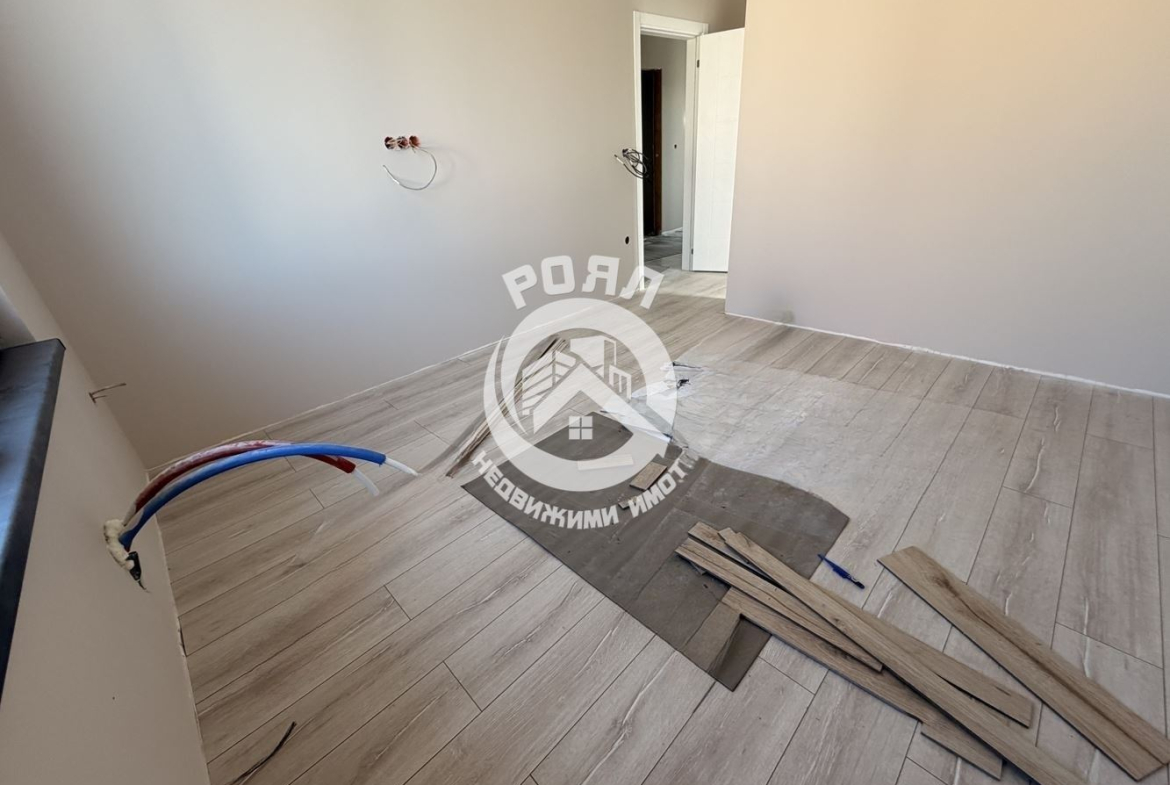 Роял имоти продава едноетажна, самостоятелна къща, село Оризари, Пловдив - 0