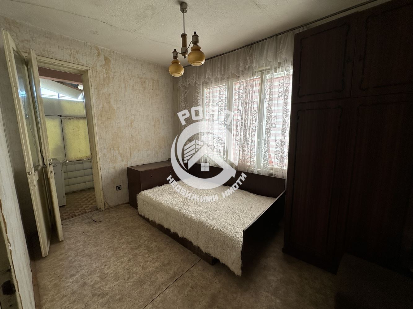 Роял Имоти продава Ексклузивно триетажна къща в гр.Стамболийски - 0