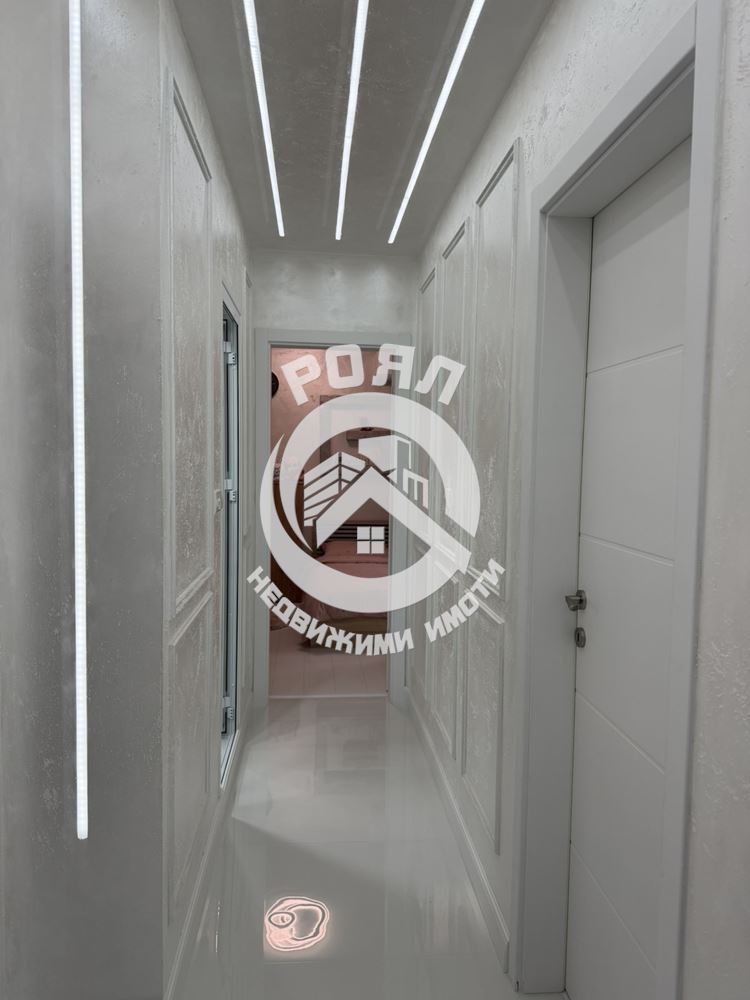 Роял имоти продава тристаен, обзаведен апартамент, Тракия, Пловдив - 0