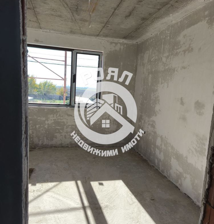 Роял Имоти продава къща в с.Строево, обл. Пловдив - 0