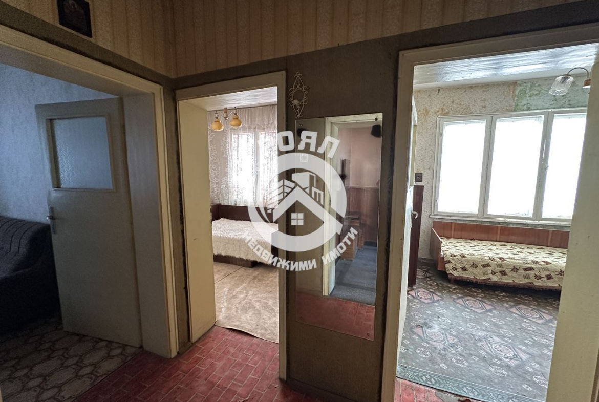 Роял Имоти продава Ексклузивно триетажна къща в гр.Стамболийски - 0