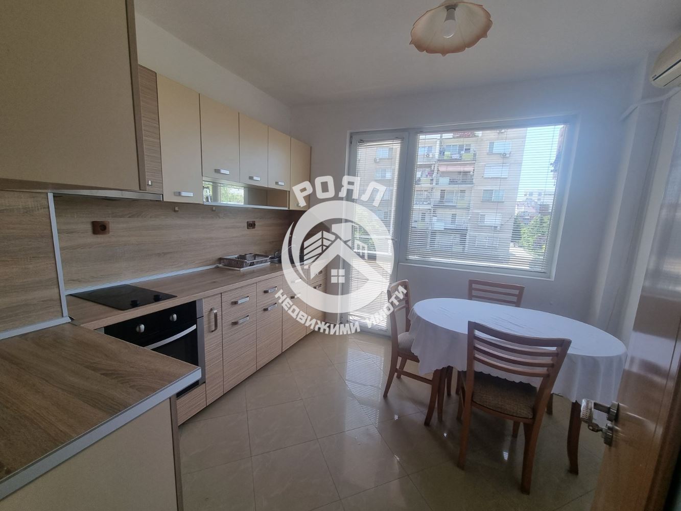 Роял имоти отдава под наем тристаен апартамент, Кършияка, Пловдив - 0