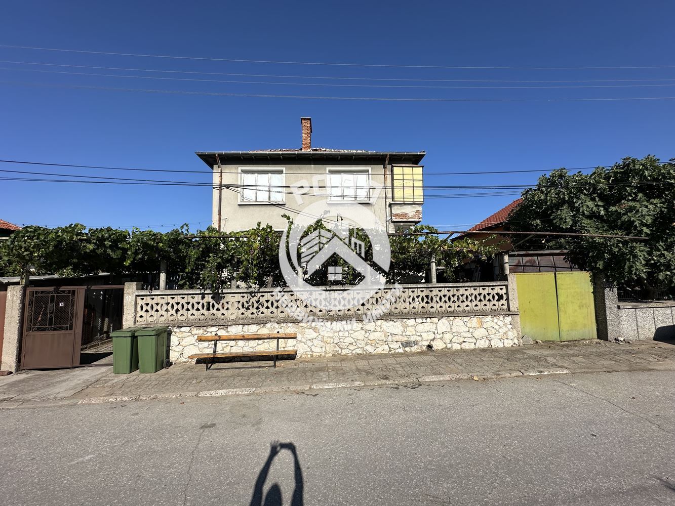 Роял Имоти продава Ексклузивно триетажна къща в гр.Стамболийски - 0