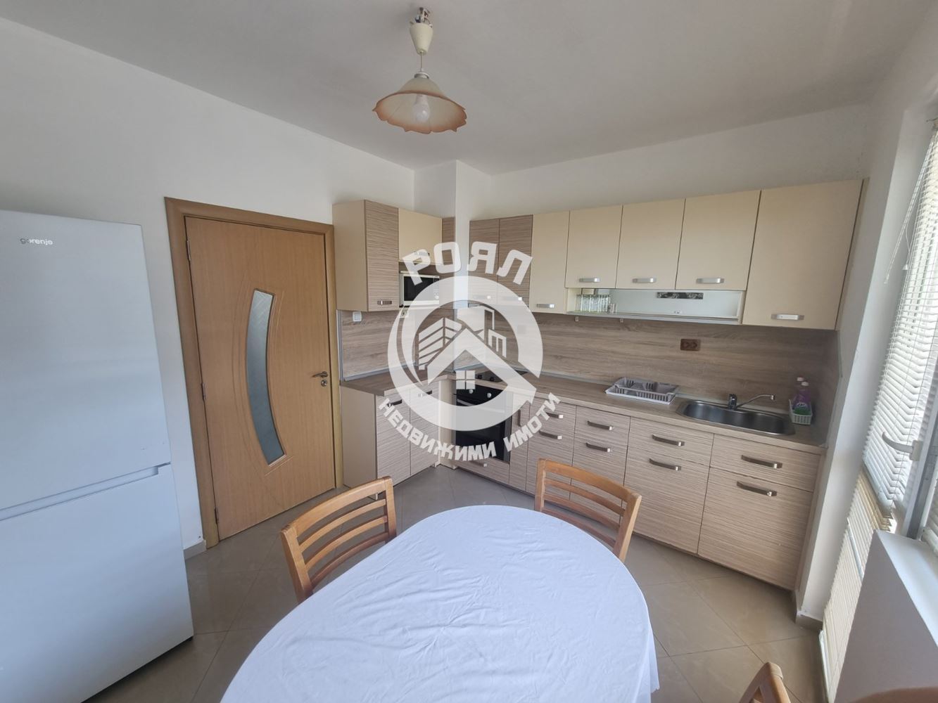 Роял имоти отдава под наем тристаен апартамент, Кършияка, Пловдив - 0