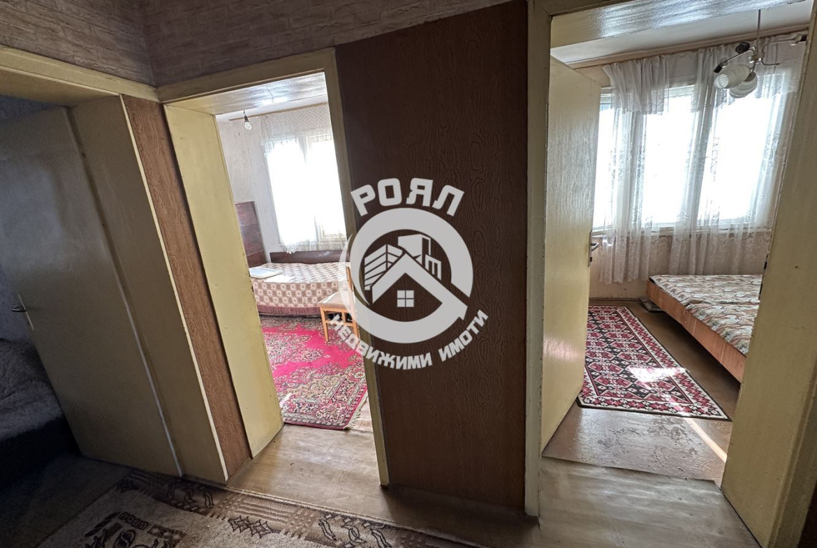 Роял Имоти продава Ексклузивно триетажна къща в гр.Стамболийски - 0