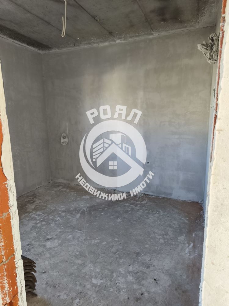 Роял Имоти продава къща в с.Строево, обл. Пловдив - 0