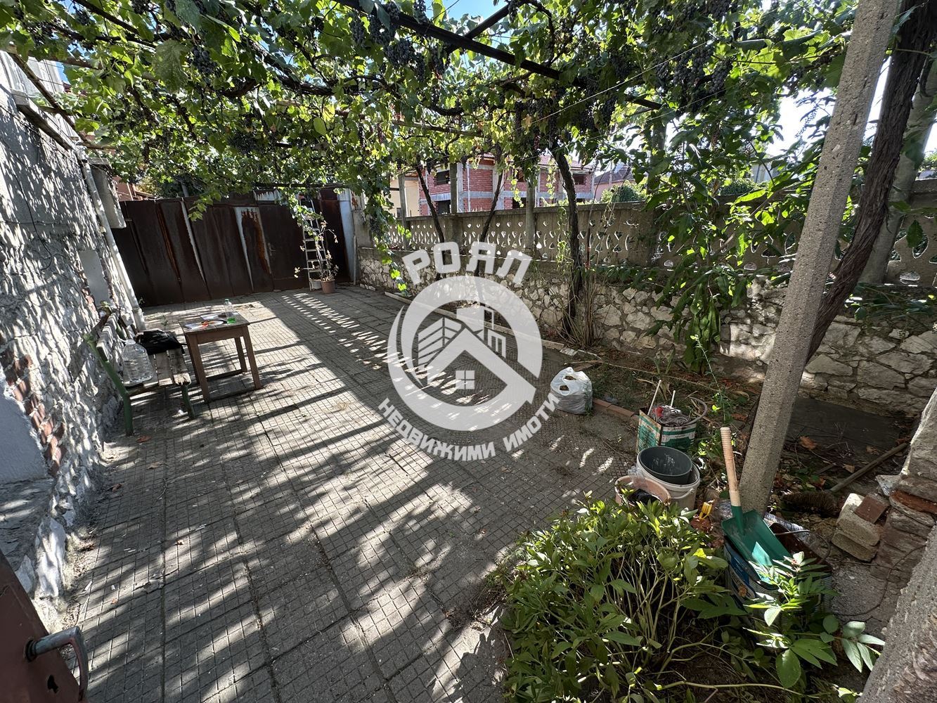 Роял Имоти продава Ексклузивно триетажна къща в гр.Стамболийски - 0