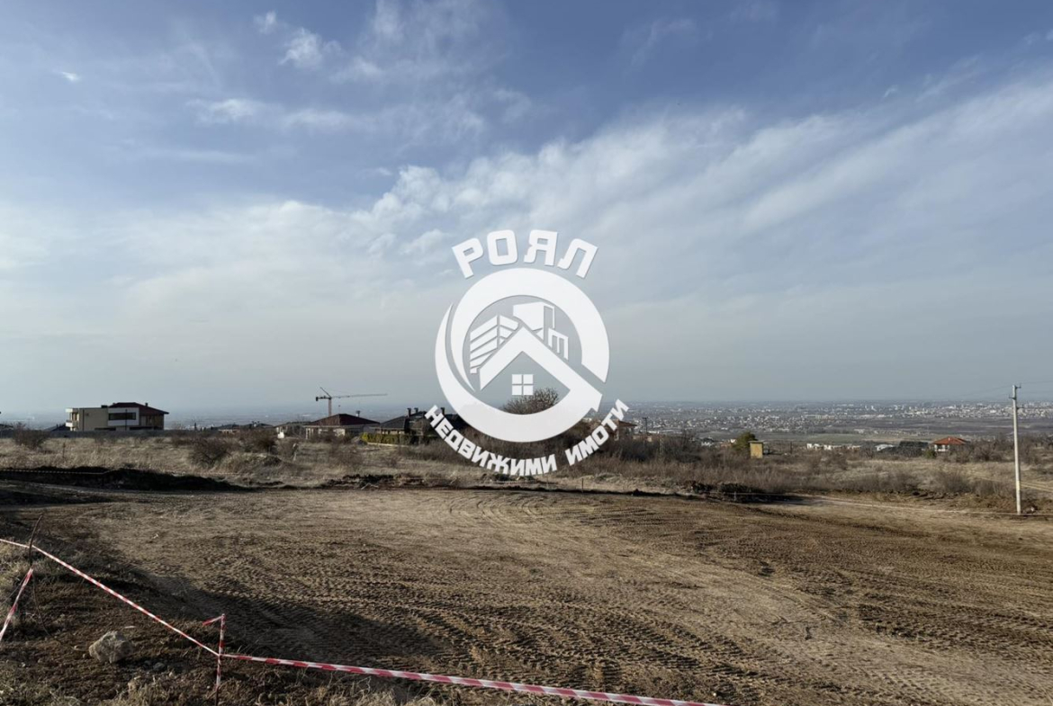 Роял имоти продава 4 парцела - УПИ в с.Марково - 0