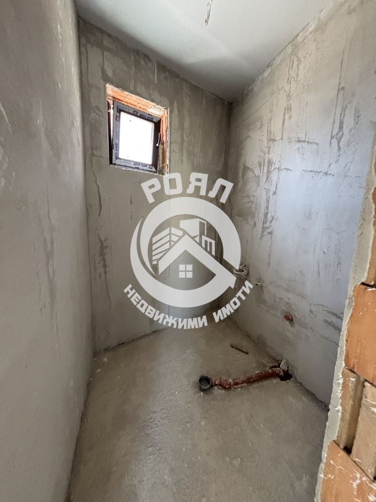 Роял Имоти продава ЕКСКЛУЗИВНО нова, модерна едноетажна къща в с. Кадиево – комфорт, качество и функционалност в едно. - 0