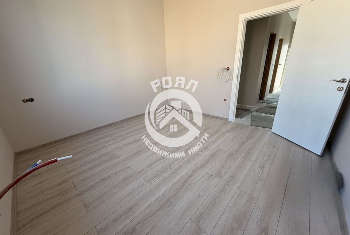 Роял имоти продава едноетажна, самостоятелна къща, село Оризари, Пловдив - 0