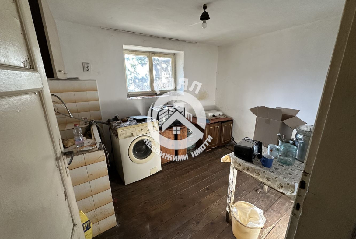 Роял Имоти продава Ексклузивно триетажна къща в гр.Стамболийски - 0