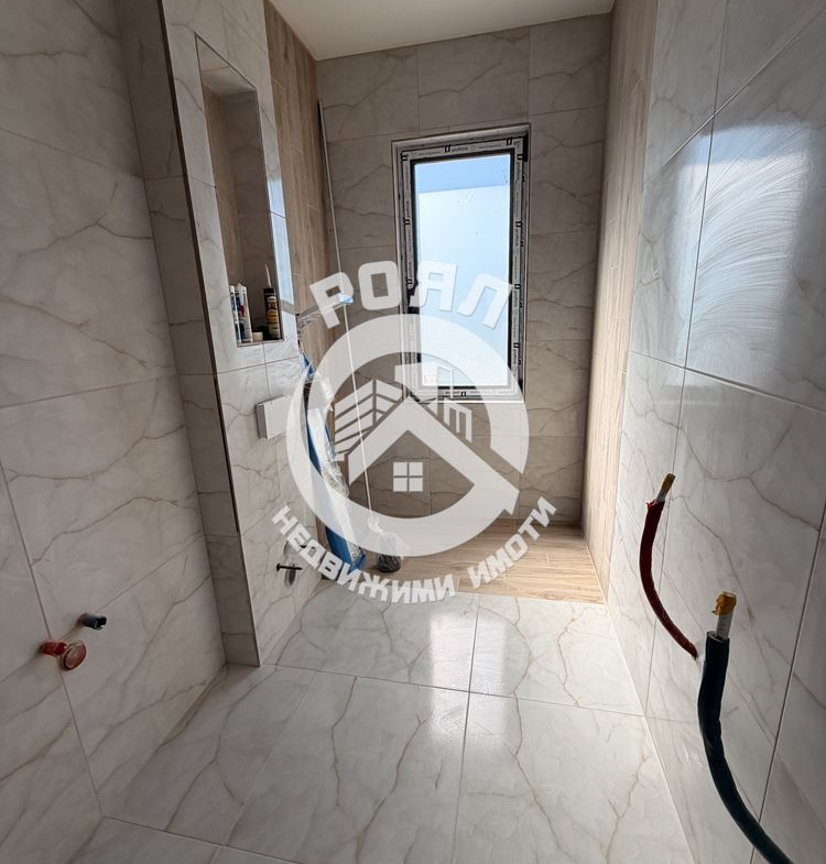 Роял имоти продава едноетажна, самостоятелна къща, село Оризари, Пловдив - 0