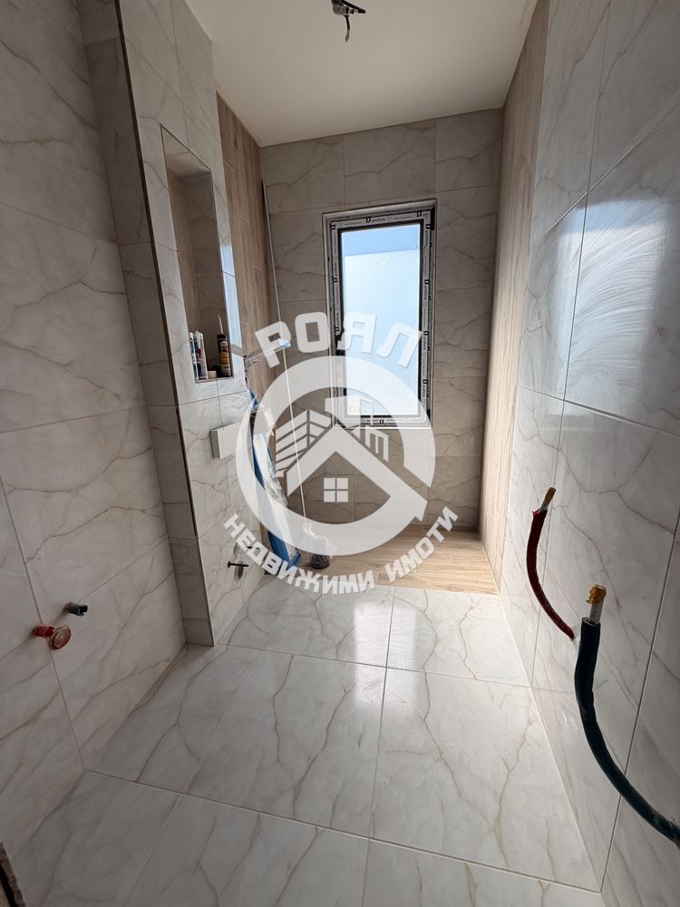 Роял имоти продава едноетажна, самостоятелна къща, село Оризари, Пловдив - 0