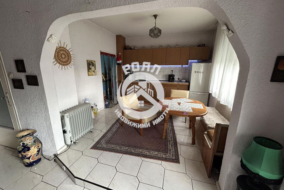 Роял имоти продава тристаен апартамент,Тракия , Пловдив - 0