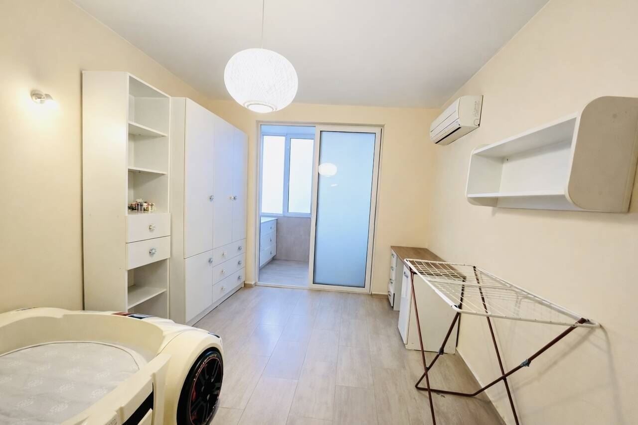 Роял имоти продава тристаен, обзаведен апартамент в Асеновград - 0