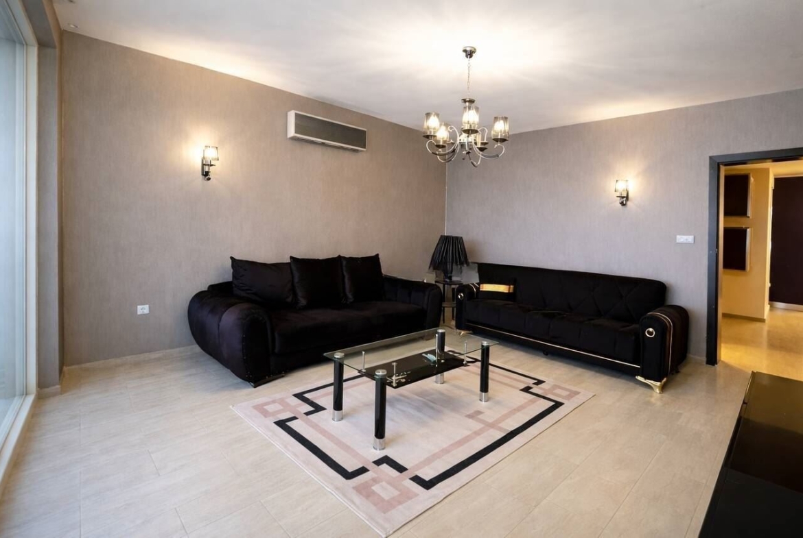 Роял имоти продава тристаен, обзаведен апартамент в Асеновград - 0