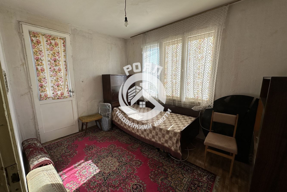 Роял Имоти продава Ексклузивно триетажна къща в гр.Стамболийски - 0