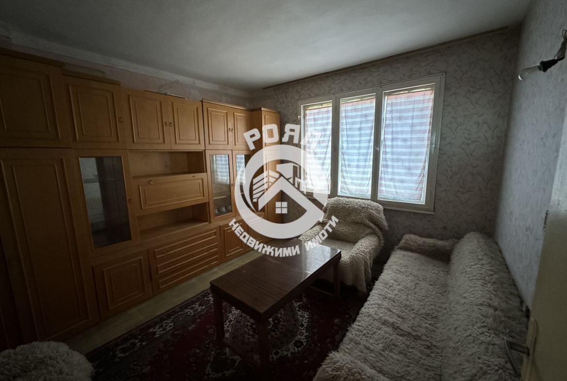 Роял Имоти продава Ексклузивно триетажна къща в гр.Стамболийски - 0