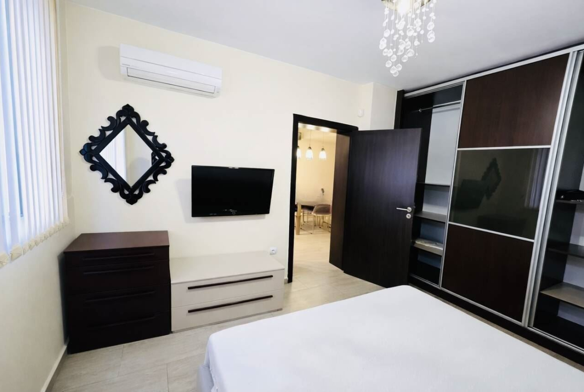 Роял имоти продава тристаен, обзаведен апартамент в Асеновград - 0