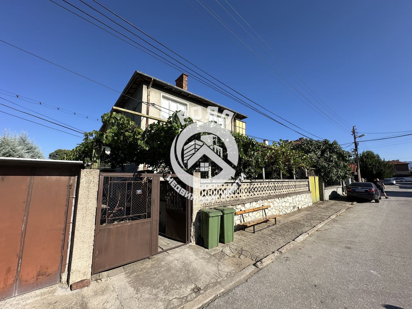 Роял Имоти продава Ексклузивно триетажна къща в гр.Стамболийски - 0