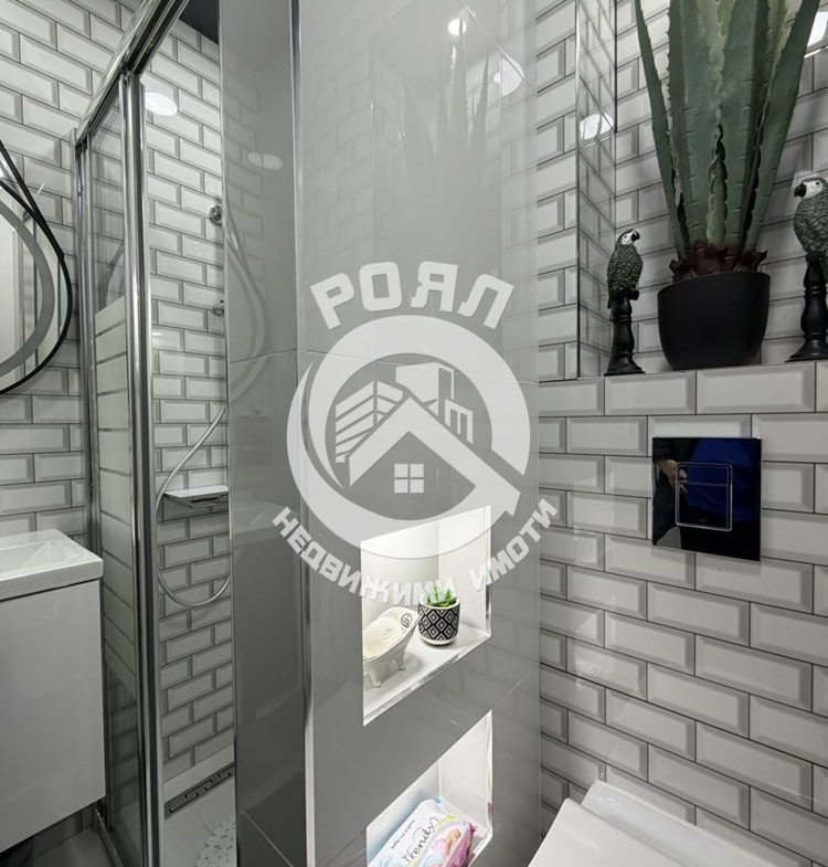 Роял имоти продава тристаен, обзаведен апартамент, Тракия, Пловдив - 0