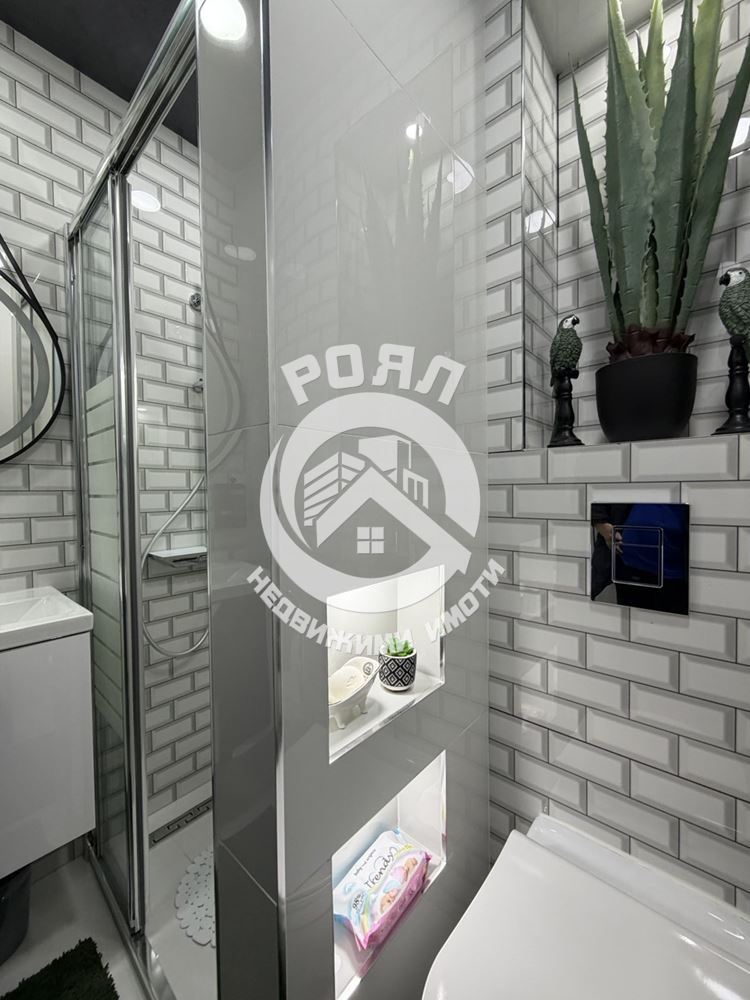 Роял имоти продава тристаен, обзаведен апартамент, Тракия, Пловдив - 0