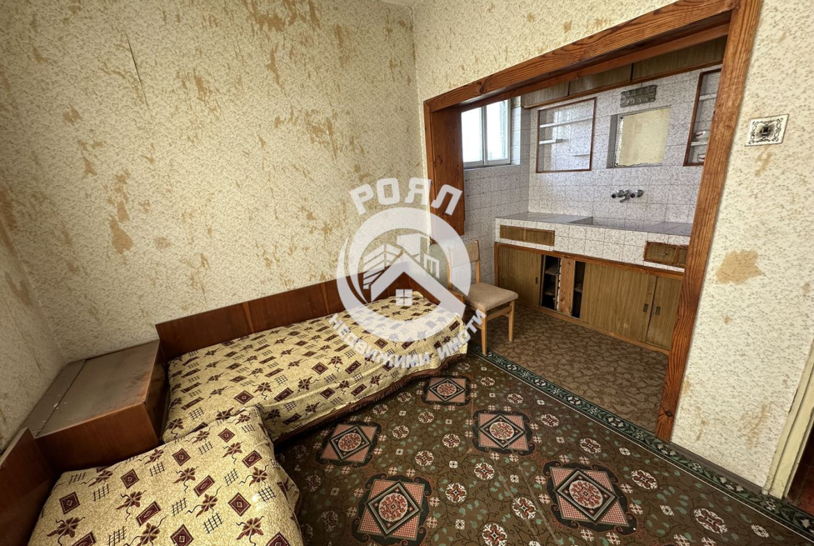 Роял Имоти продава Ексклузивно триетажна къща в гр.Стамболийски - 0