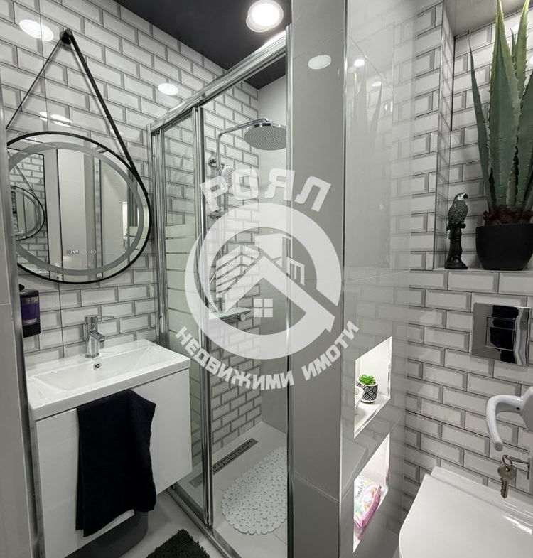 Роял имоти продава тристаен, обзаведен апартамент, Тракия, Пловдив - 0